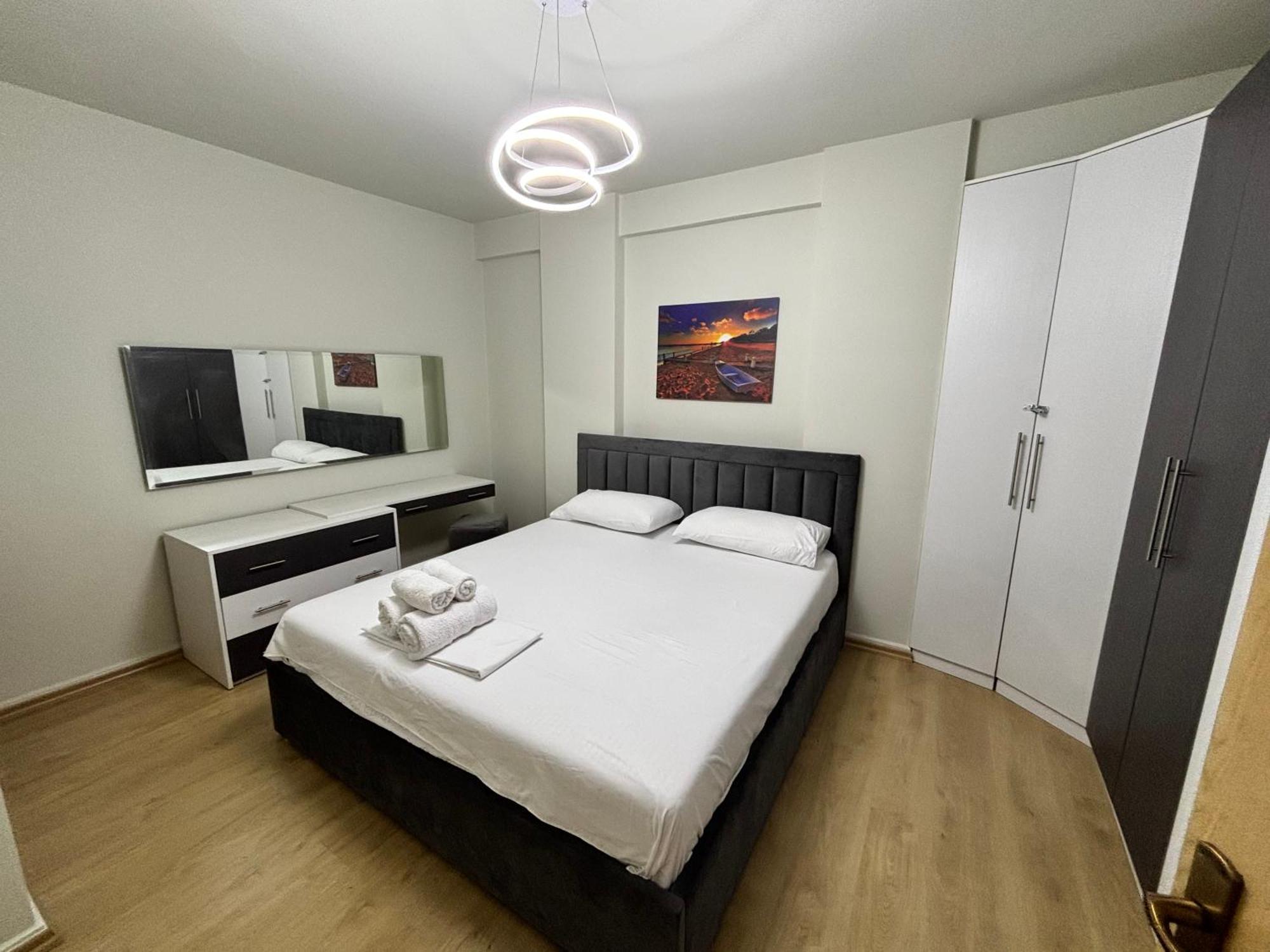 Edi'S Apartament ティラナ エクステリア 写真