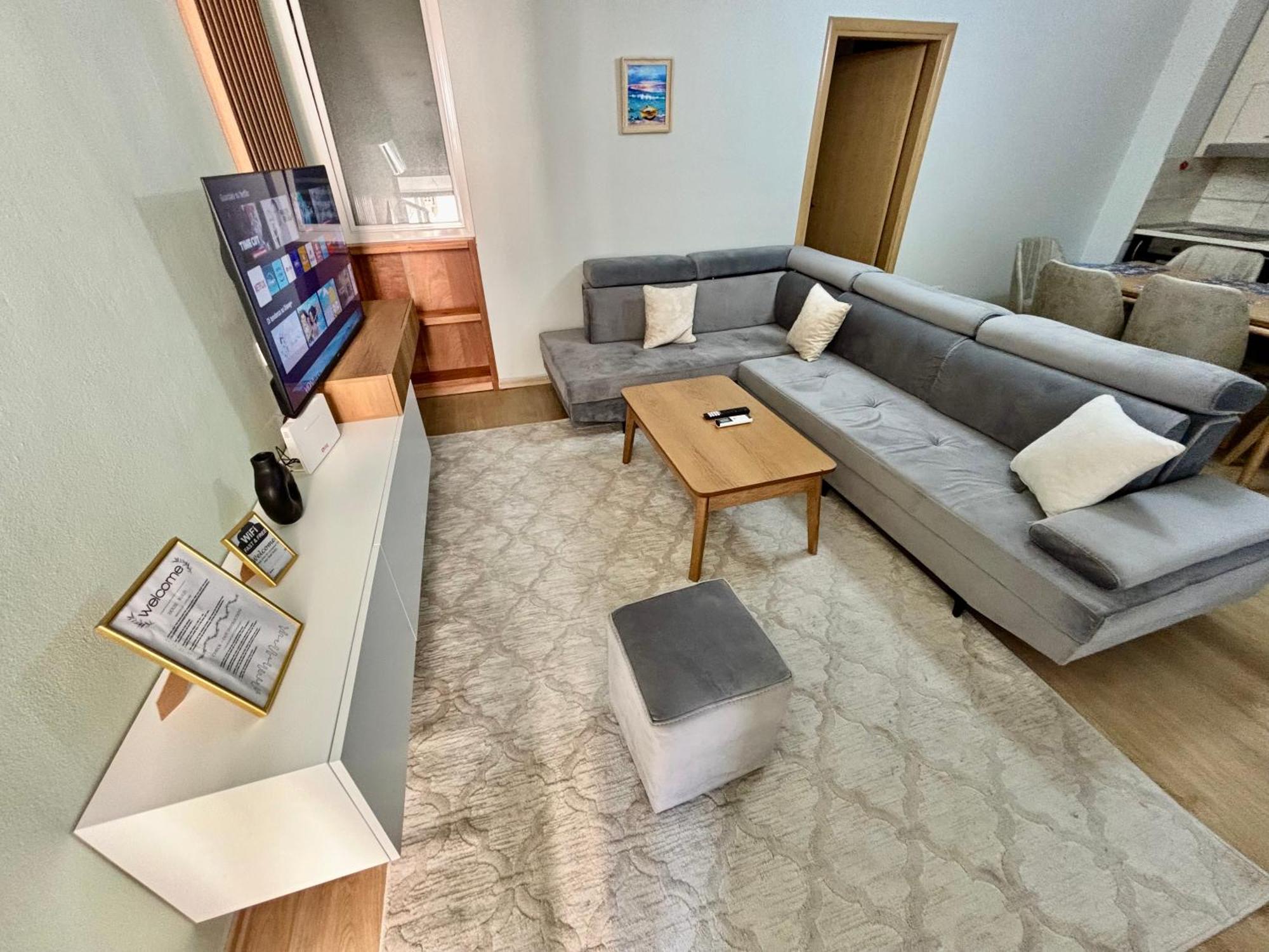 Edi'S Apartament ティラナ エクステリア 写真
