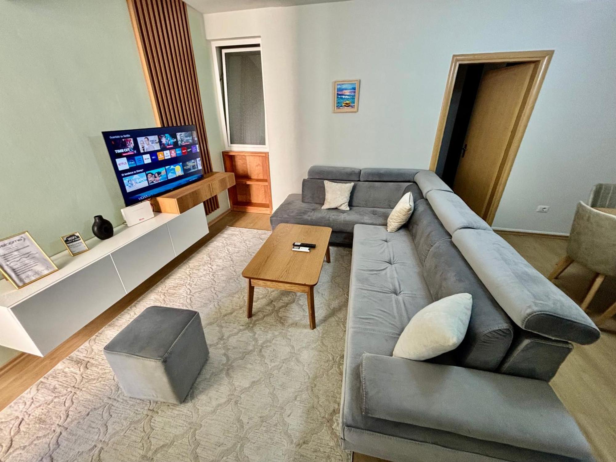 Edi'S Apartament ティラナ エクステリア 写真