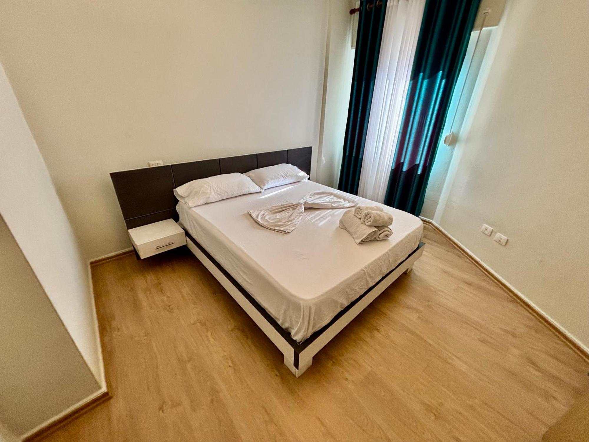 Edi'S Apartament ティラナ エクステリア 写真