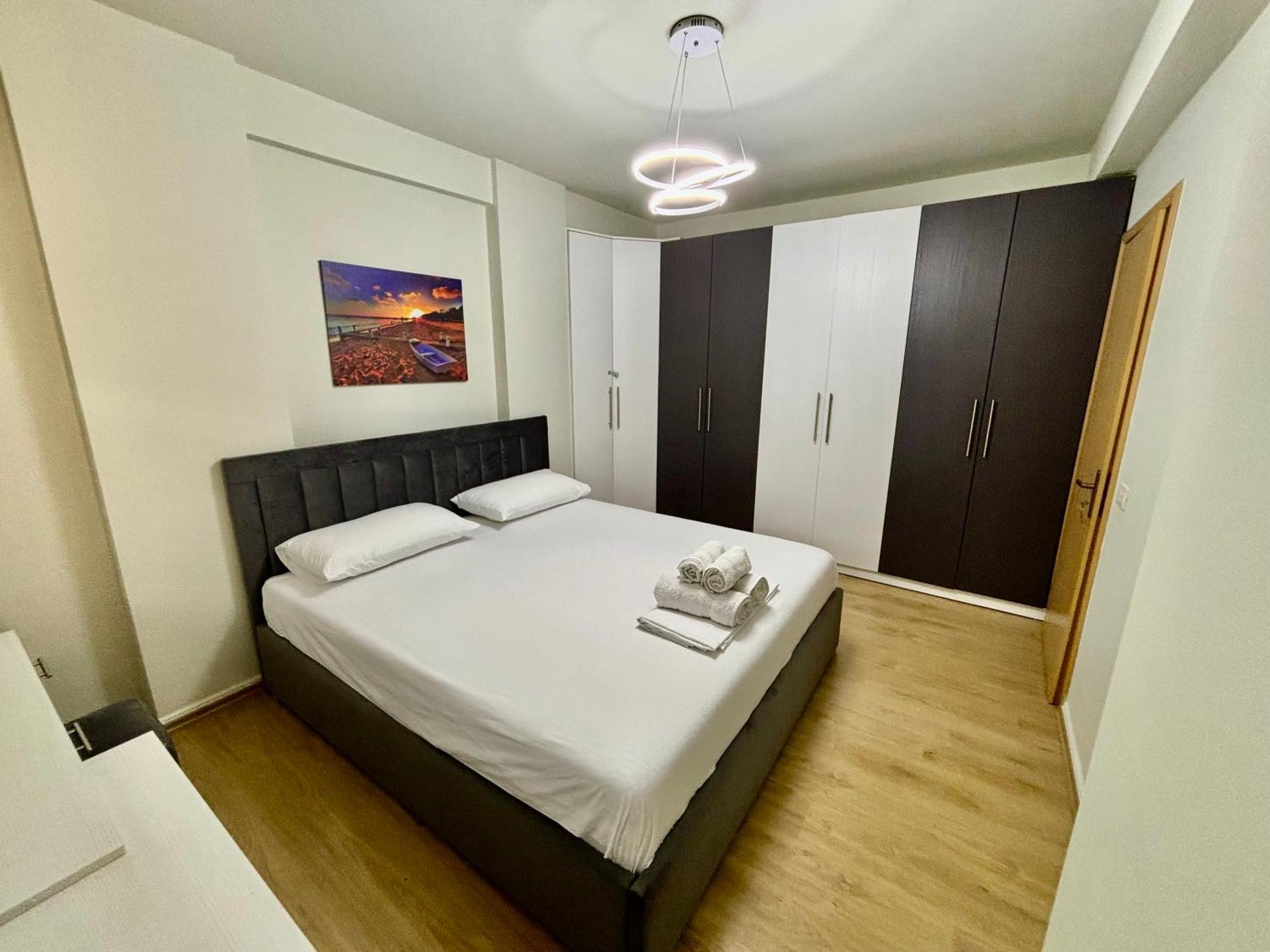 Edi'S Apartament ティラナ エクステリア 写真