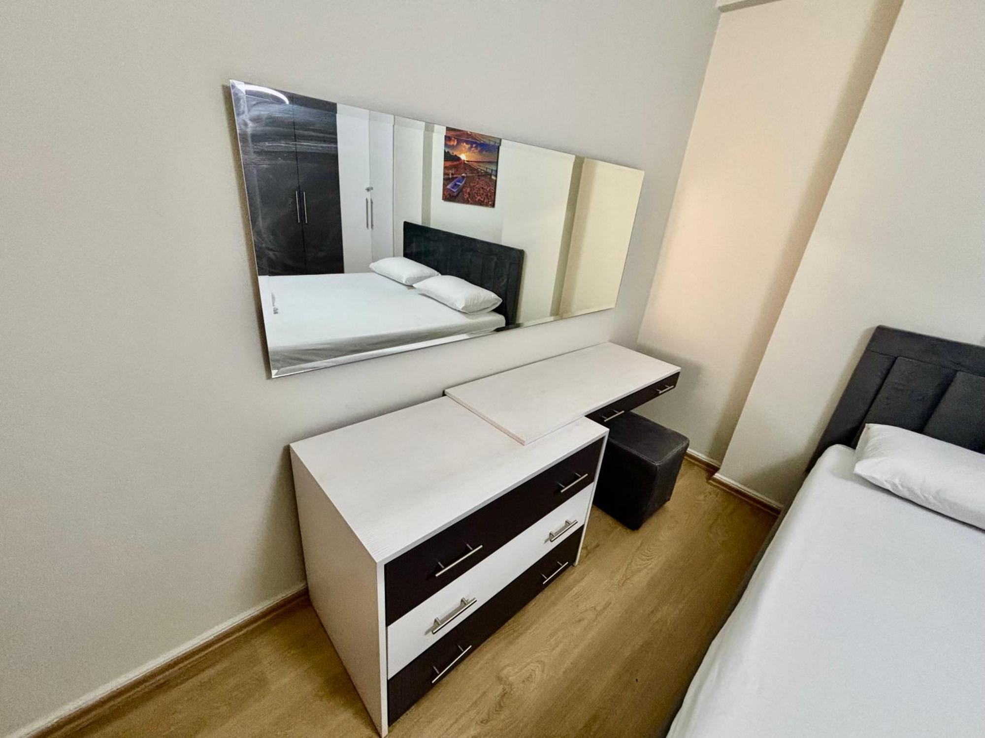 Edi'S Apartament ティラナ エクステリア 写真