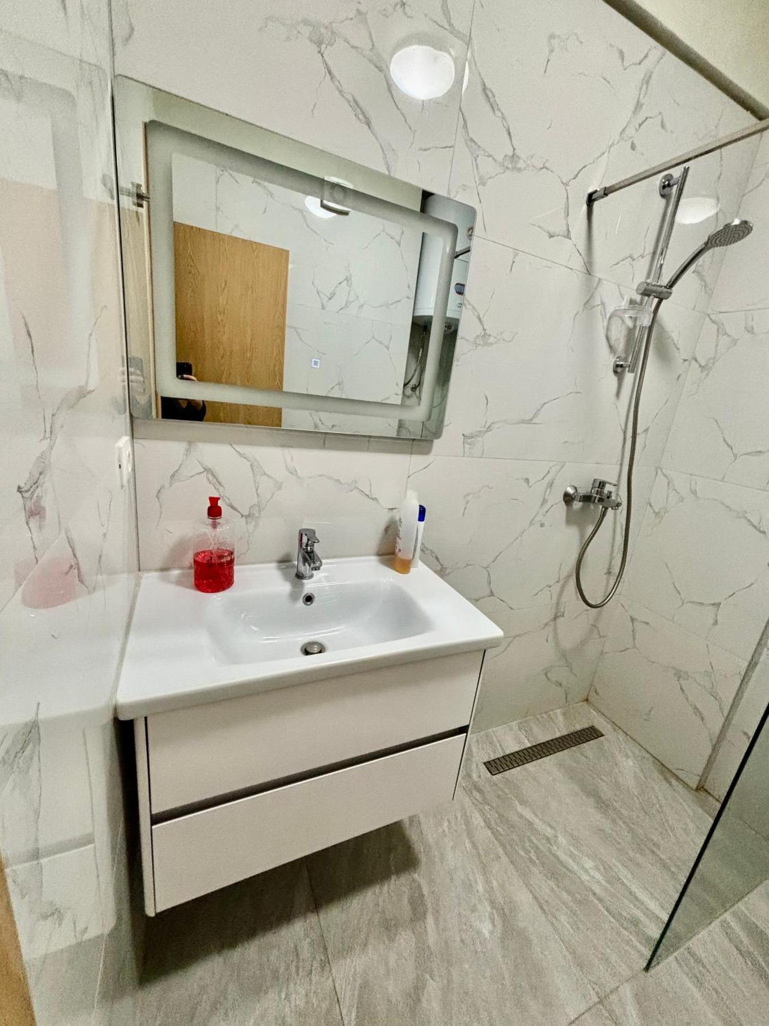 Edi'S Apartament ティラナ エクステリア 写真